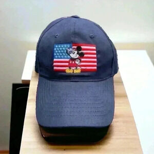 Disney Store NWT youth adjustable Mickey Salutes America baseball cap.